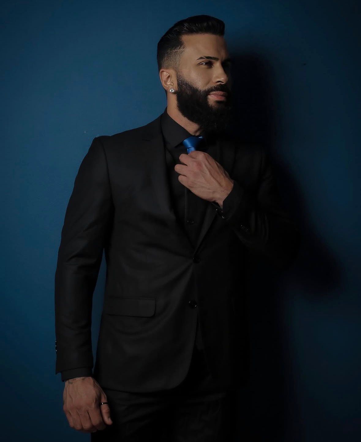 Traje Preto Monocromático — Social Express